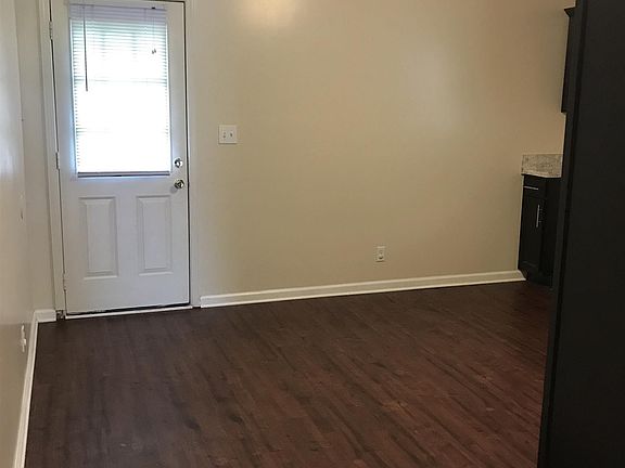 3rd image of 272 Executive Ave APT B