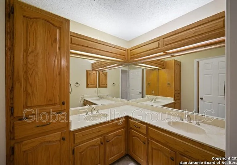 118 Golden Way — Photo 10