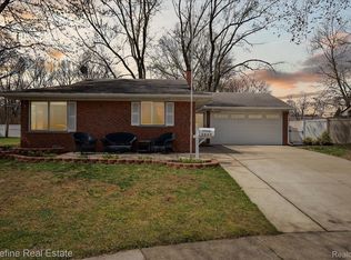 3032 Flora Ln, Wayne, MI 48184