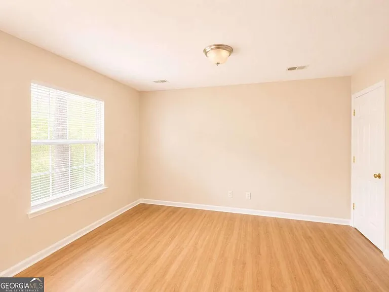 103 Royal Acres Ct — Photo 16