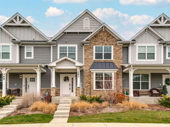 353 Hoffman Dr, Lincolnshire, IL 60069