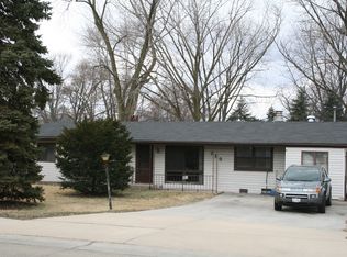 715 Cottage St, Shorewood, IL 60404