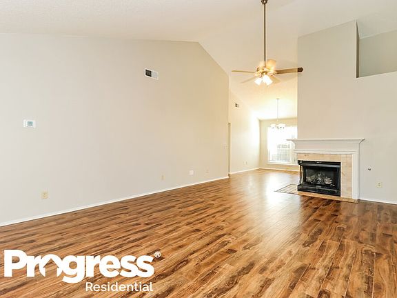 4th image of 1610 W Chapman St