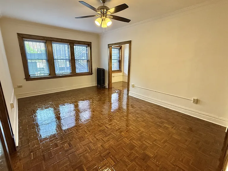 553 West Oakdale Avenue — Photo 42
