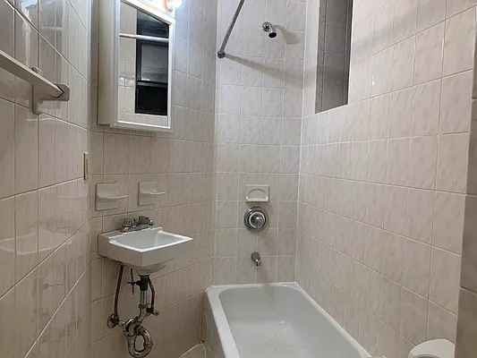 Rented by Century 21 Premier  | media 8