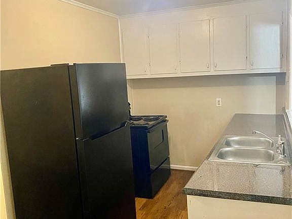 3rd image of 100 Asbury Dr NW