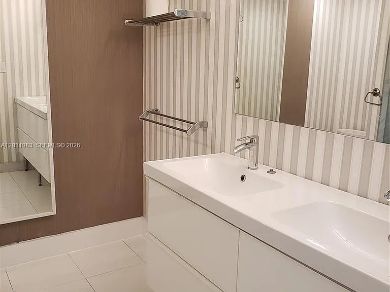 100 Golden Isles Dr #Penthouse 7 — Photo 21
