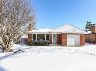 1863 Sycamore St, Des Plaines, IL 60018