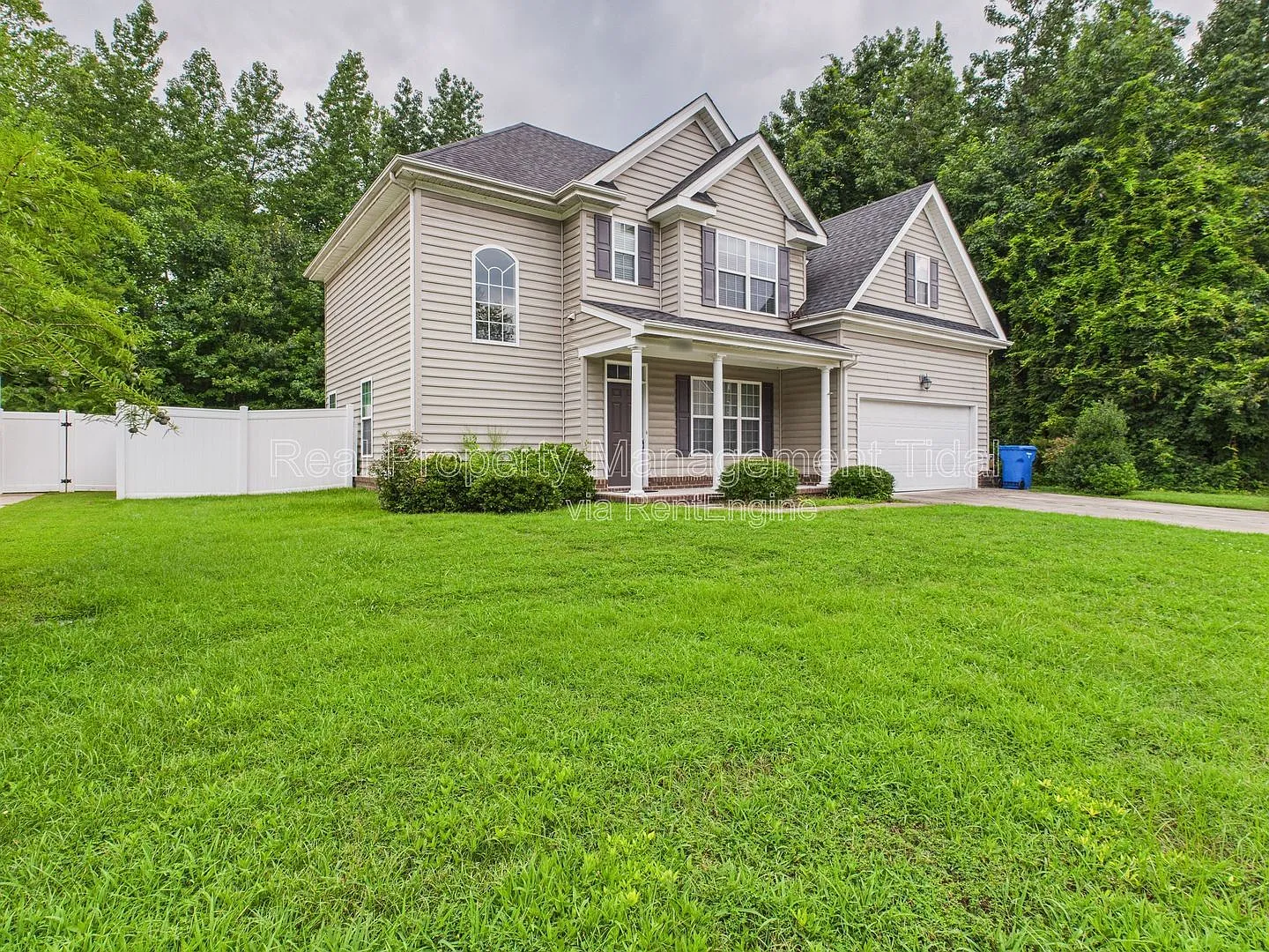 4 bed, 3.0 bath, 2466 sqft, $3,295 — Photo 2