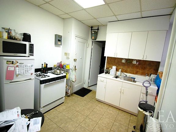 4th image of 252 Broome St APT 07