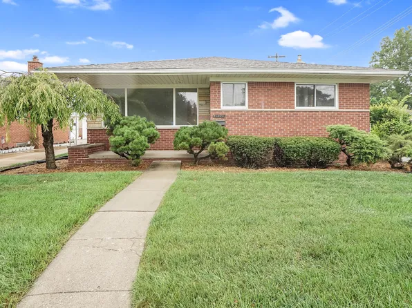 26228 Warrington St, Dearborn Heights, MI 48127