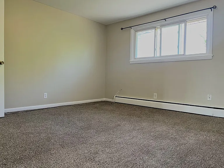 2654 Sheridan Dr — Photo 4