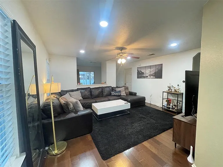 1513 Coriander Dr — Photo 5
