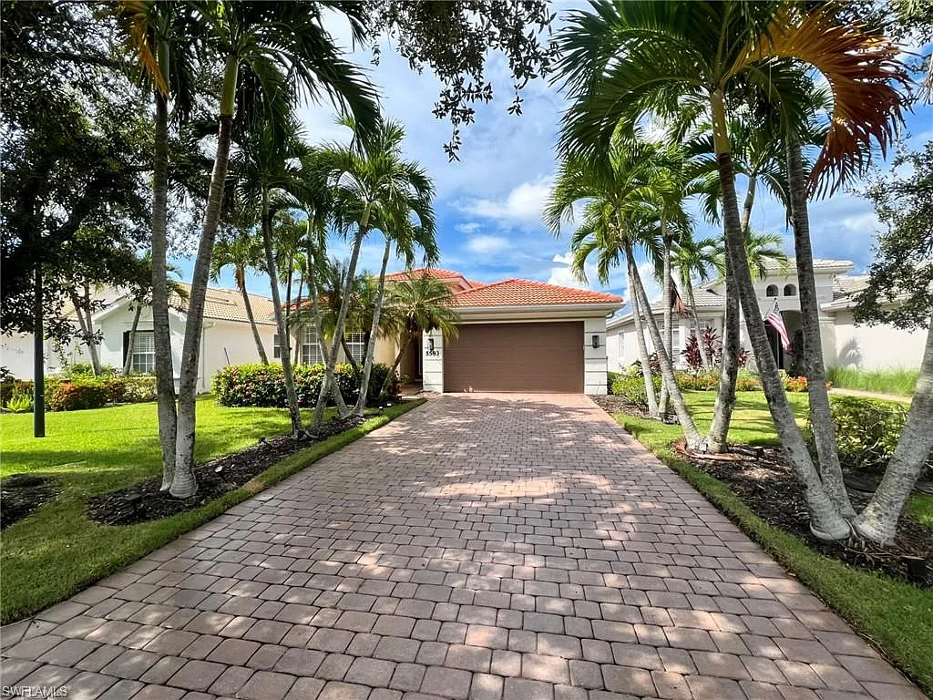 4 bed, 2.0 bath, 2364 sqft, $8,500 — Photo 2