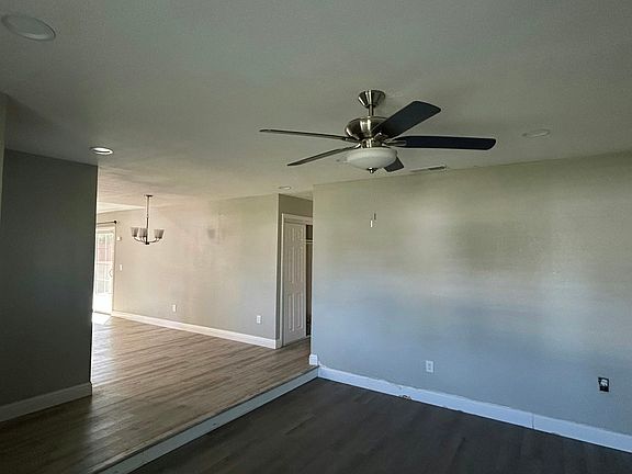 4th image of 1134 Prospector Dr