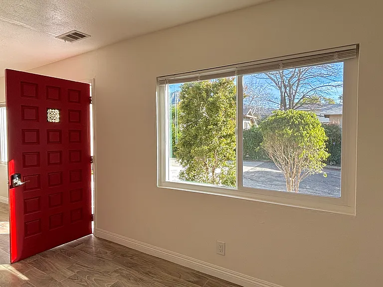 1552 Atchison St — Photo 13