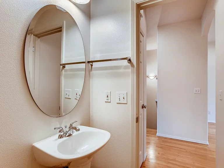 889 NE Caden Ave — Photo 12