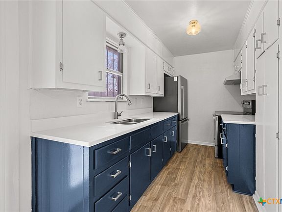 4th image of 1215 Alta Vista Dr