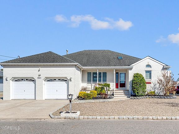 3rd image of 601 N End Avenue