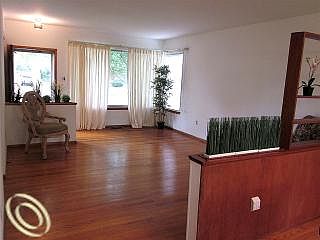 3rd image of 6253 Fairwood Dr