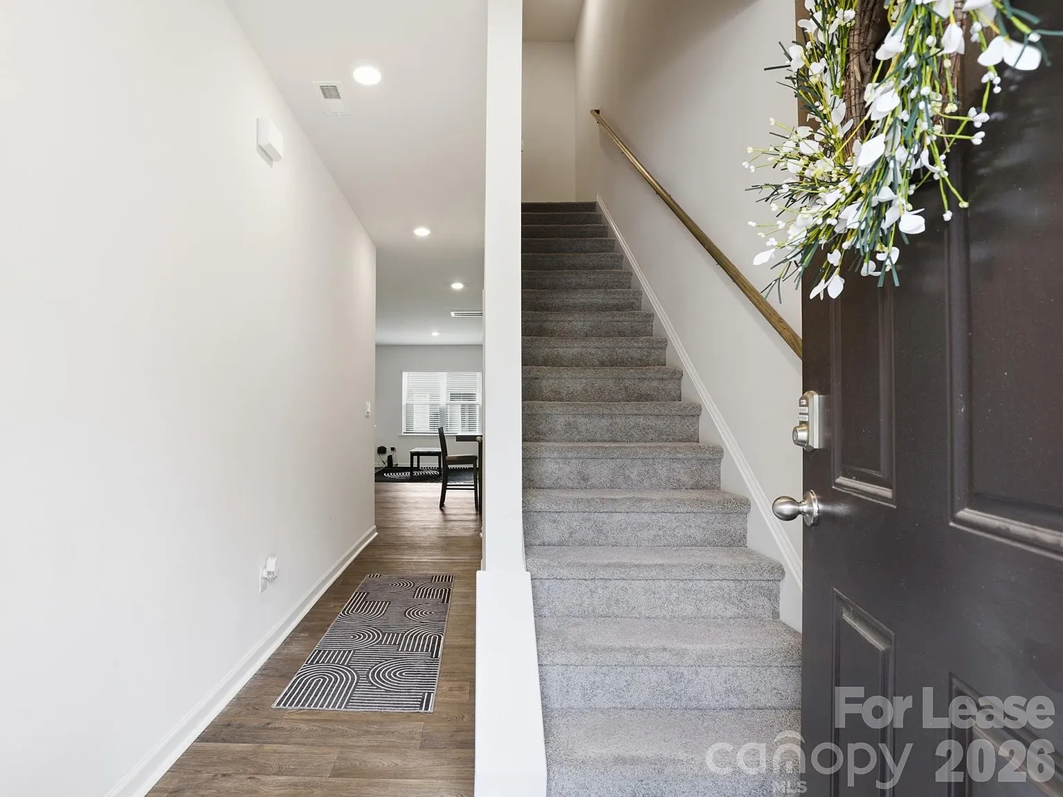 3 bed, 2.5 bath, 1458 sqft, $2,000 — Photo 3