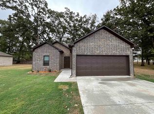 215 Kayla Ln, Lonoke, AR 72086