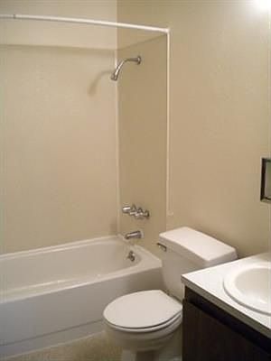 4th image of 601 N Baker Ave APT 302