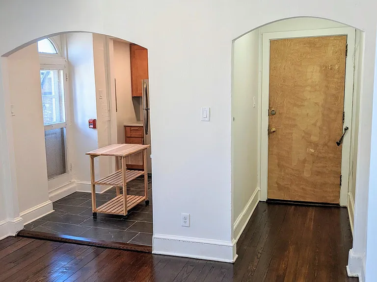 1914 Spring Garden St #4R — Photo 3