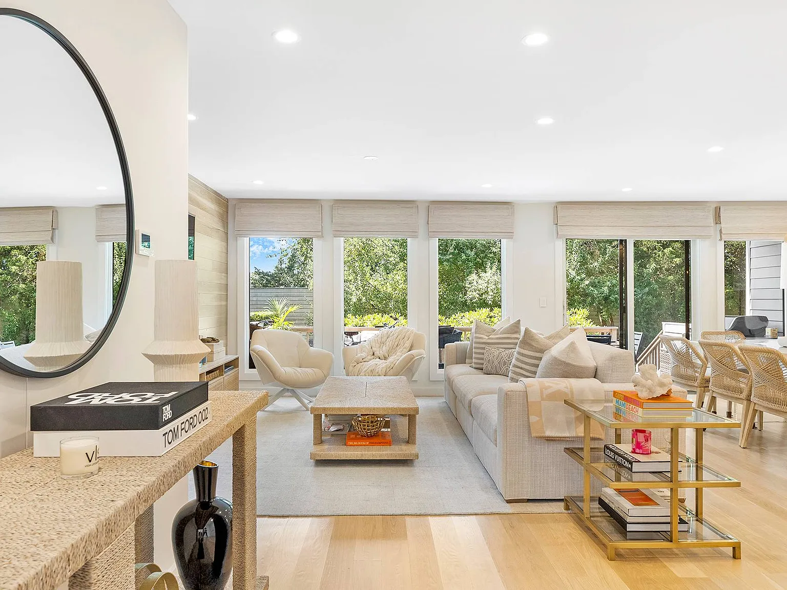 Stunning Waterfront Townhouse - All Newly Done — Photo 4