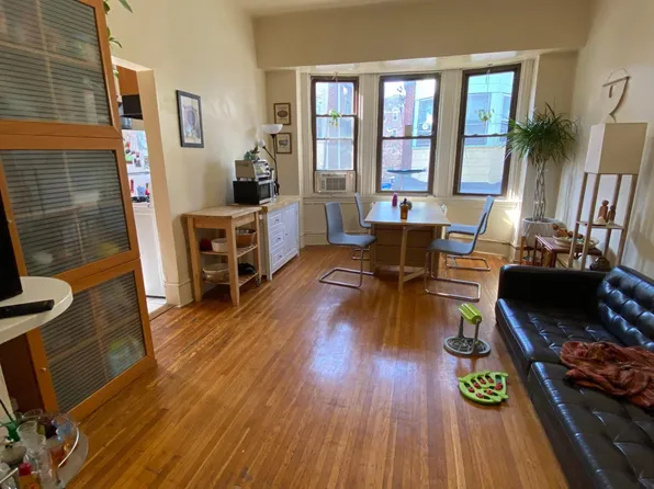 1100 S 46th St APT 2A, Philadelphia, PA 19143