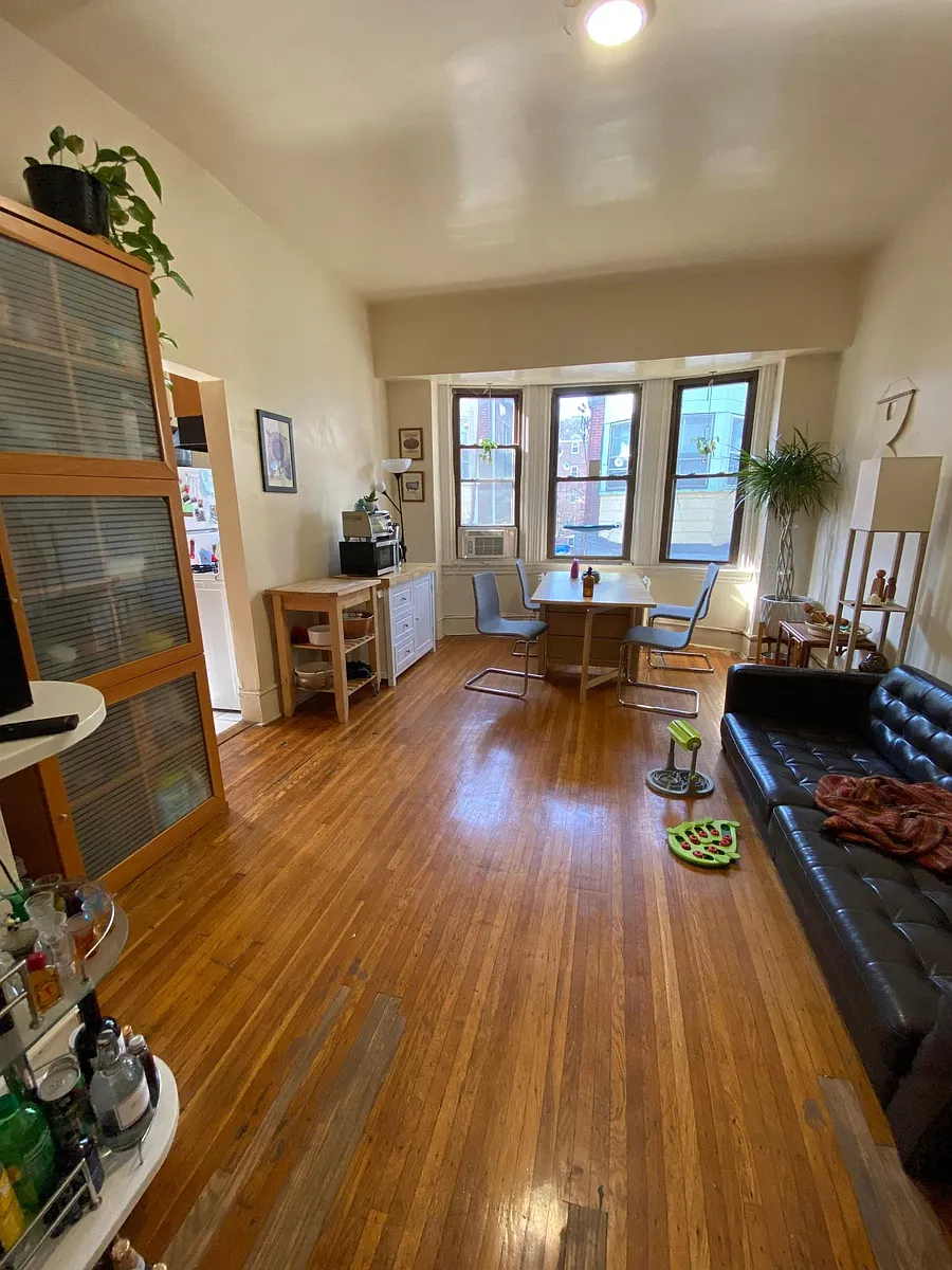 Building Photo - 1100 S 46th St #2A