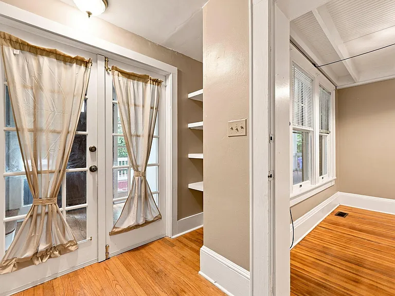 407 Coolidge St — Photo 5