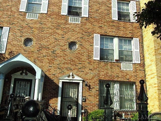 2nd image of 454 E 145th St