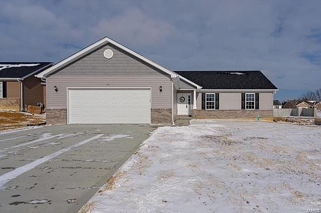 1st image of 61 Kensington Palace Dr
