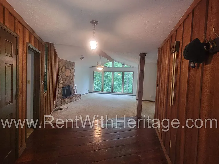 1050 Flamingo Dr — Photo 6