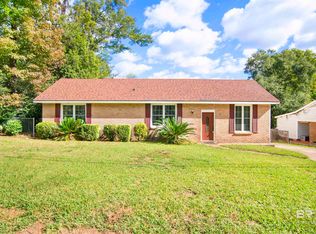61 Hillside Ln, Mobile, AL 36608