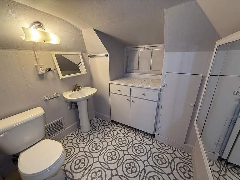 421 South Chestnut Street — Photo 23
