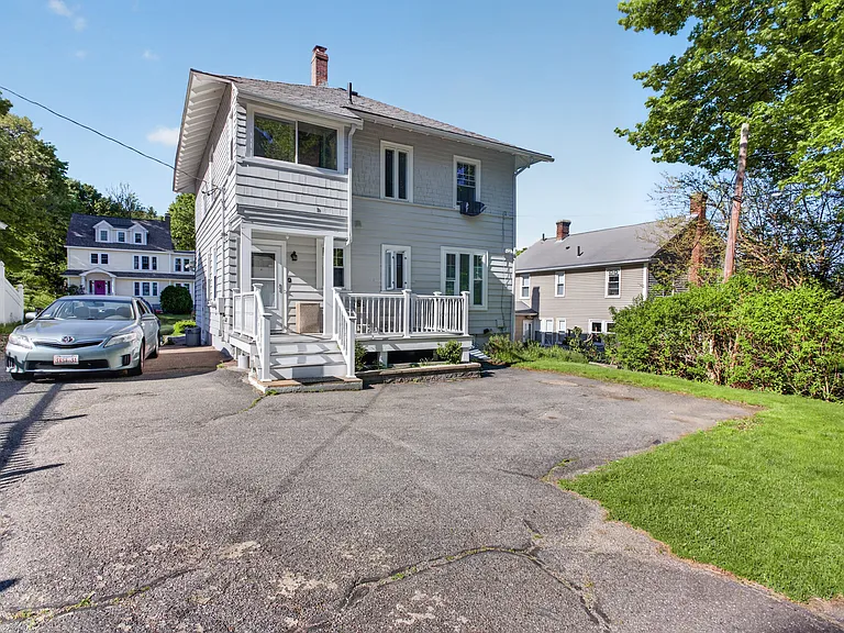 962 Pleasant St — Photo 31