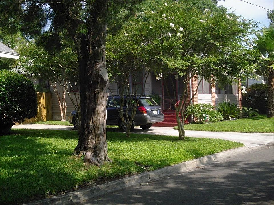 2nd image of 1086 Brown St