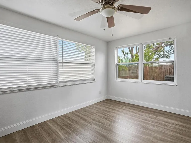 3301 Rosefield Dr — Photo 21