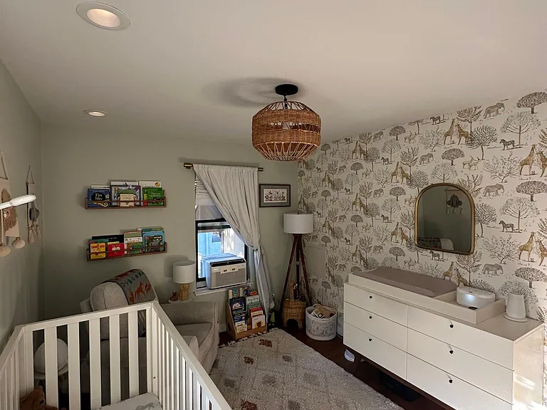 559 W Richmond Ave — Photo 16