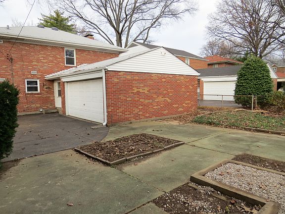 3rd image of 2118 Hatton Ln