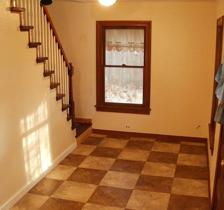 3rd image of 2600 Oakwood Ter