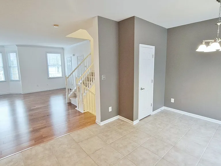 253 N Front St — Photo 11