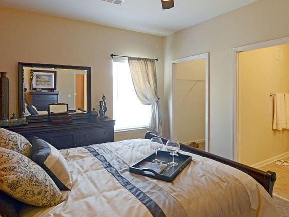 5th image of 317 Royal Chartres Sq E #0288-108