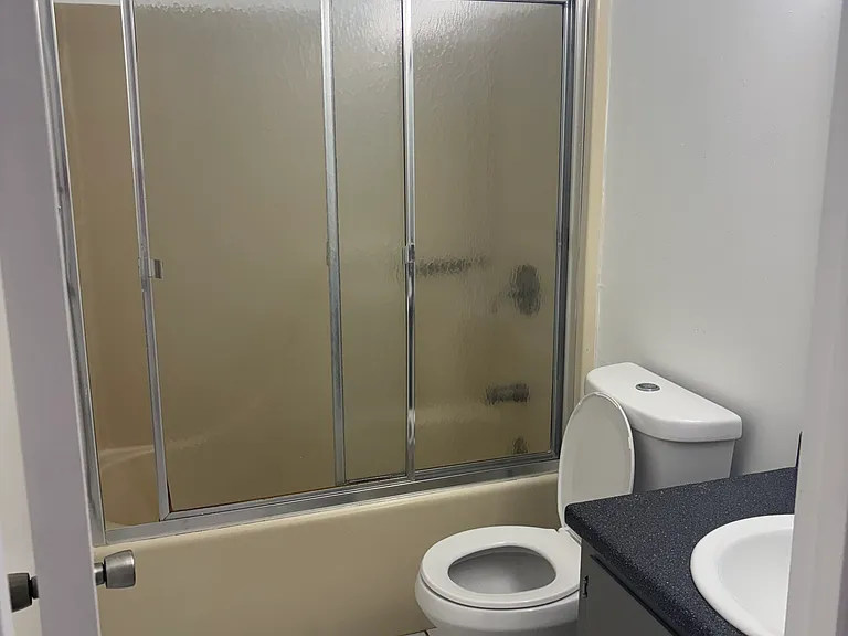 220 Ann Cir #4 — Photo 8