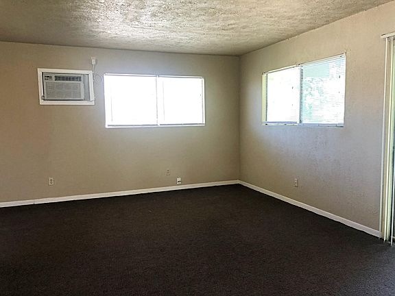 2nd image of 735 Rosedale Dr #B