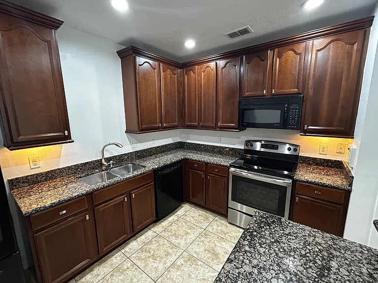 9659 Tivoli Villa Dr — Photo 6