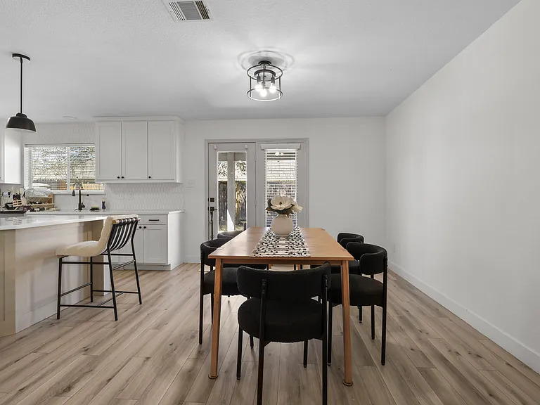 2031 Lake Trail Dr — Photo 11
