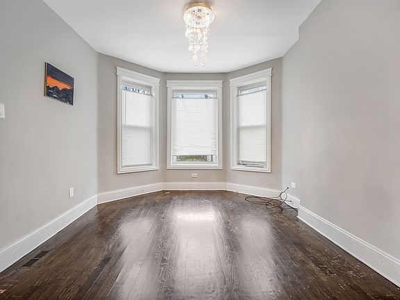 5th image of 4810 S Langley Ave #1